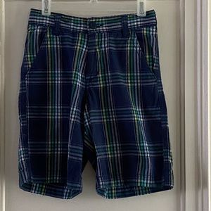 Oshkosh  Boys Plaid Shorts size 7. Like New
